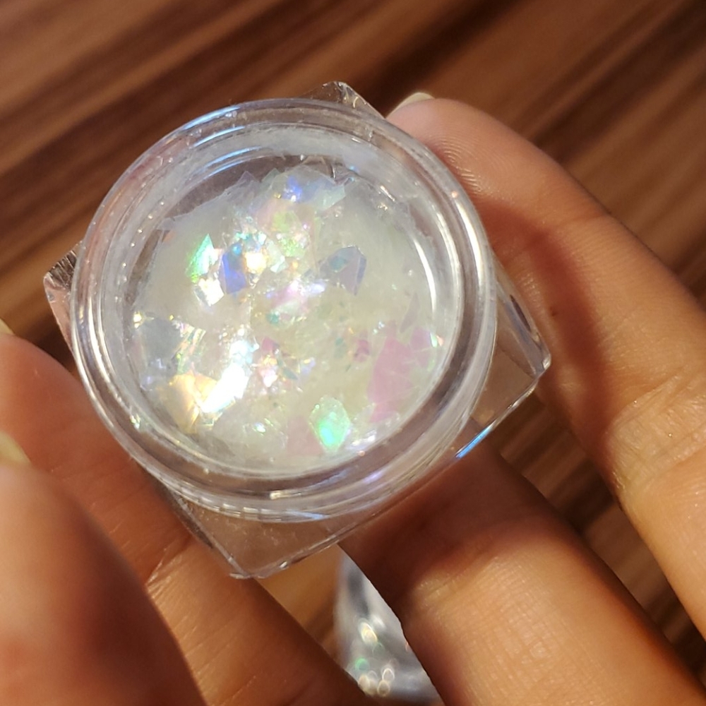 Body Glitter - Picture 3 of 4